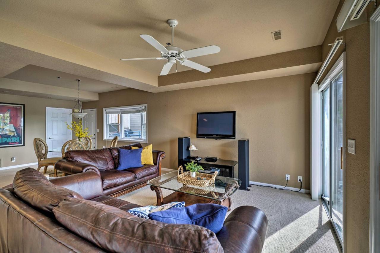 Waterfront Lake Ozark Condo With Deck And Pools 外观 照片
