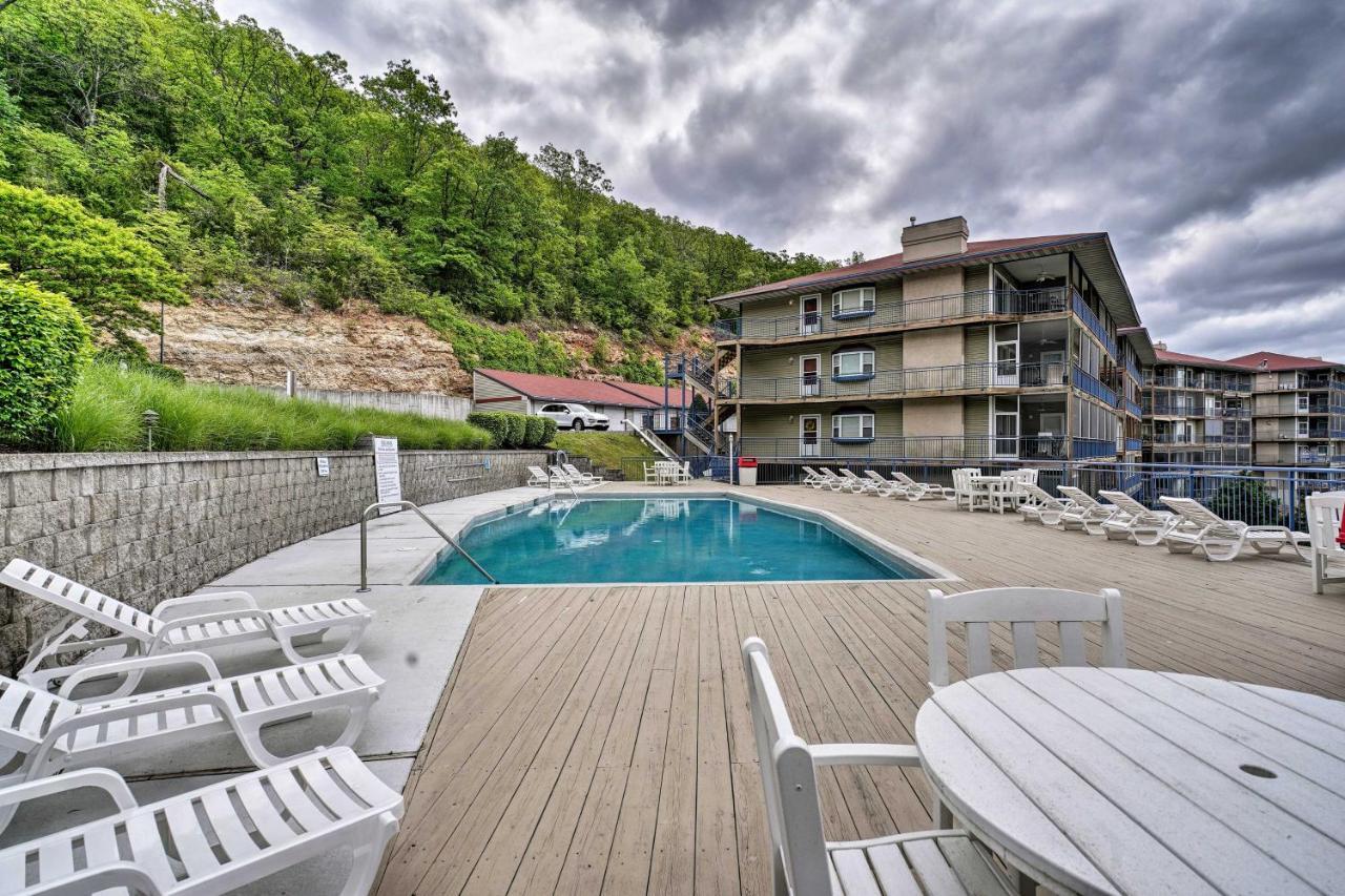 Waterfront Lake Ozark Condo With Deck And Pools 外观 照片
