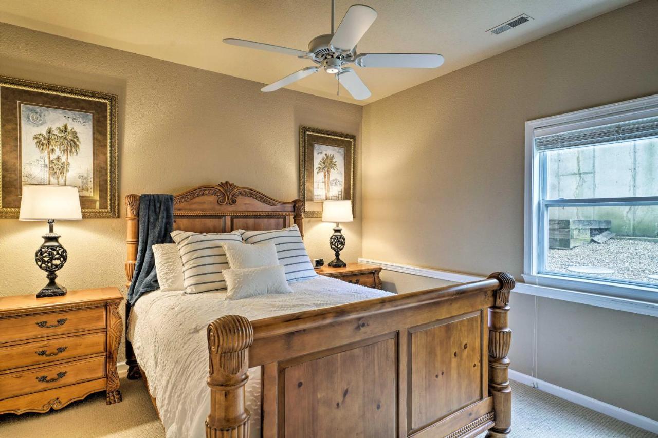 Waterfront Lake Ozark Condo With Deck And Pools 外观 照片