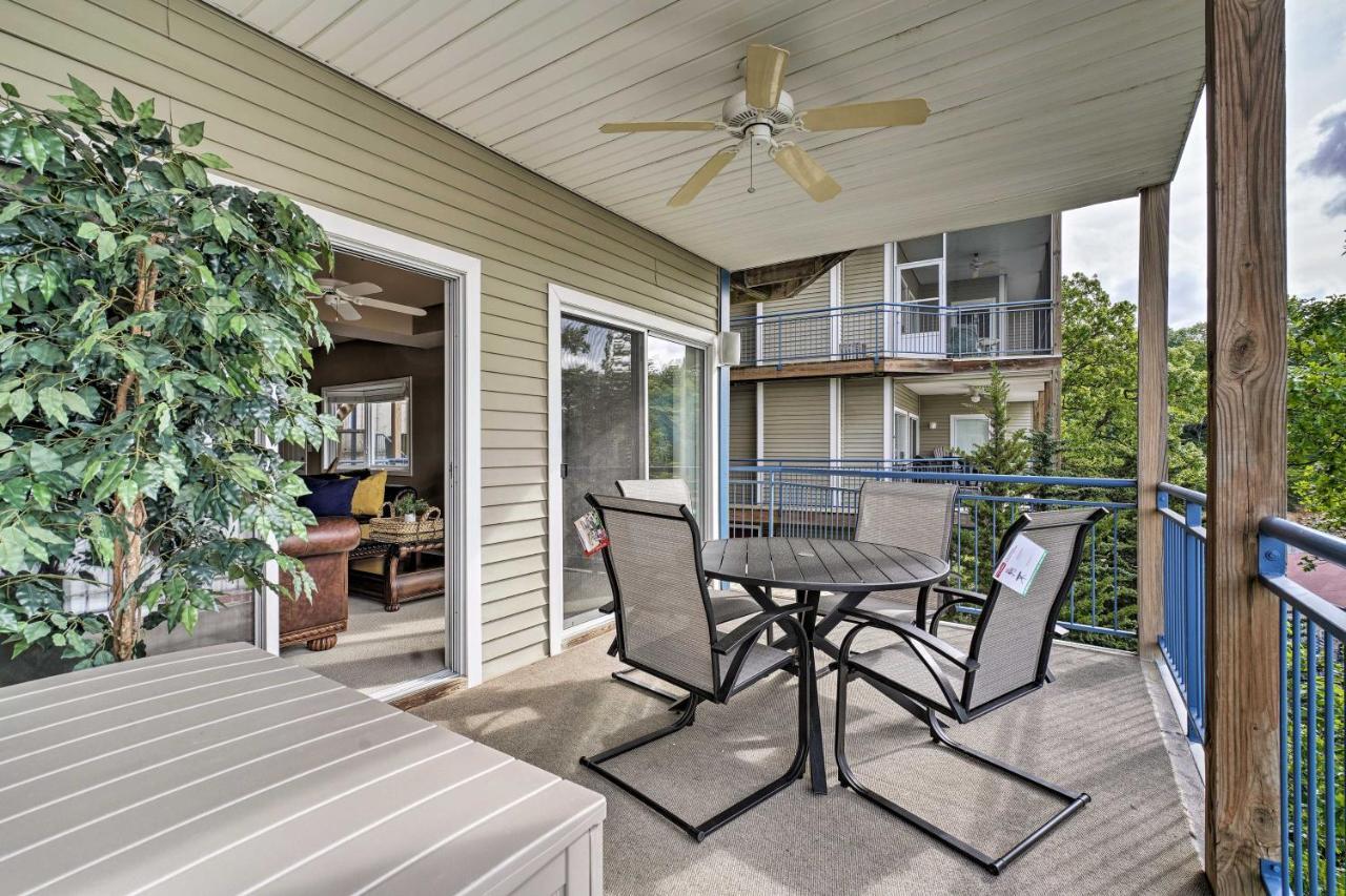 Waterfront Lake Ozark Condo With Deck And Pools 外观 照片